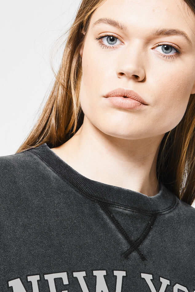 Femmes Raccourci sweat-shirt à texte imprimé New York Washed grey